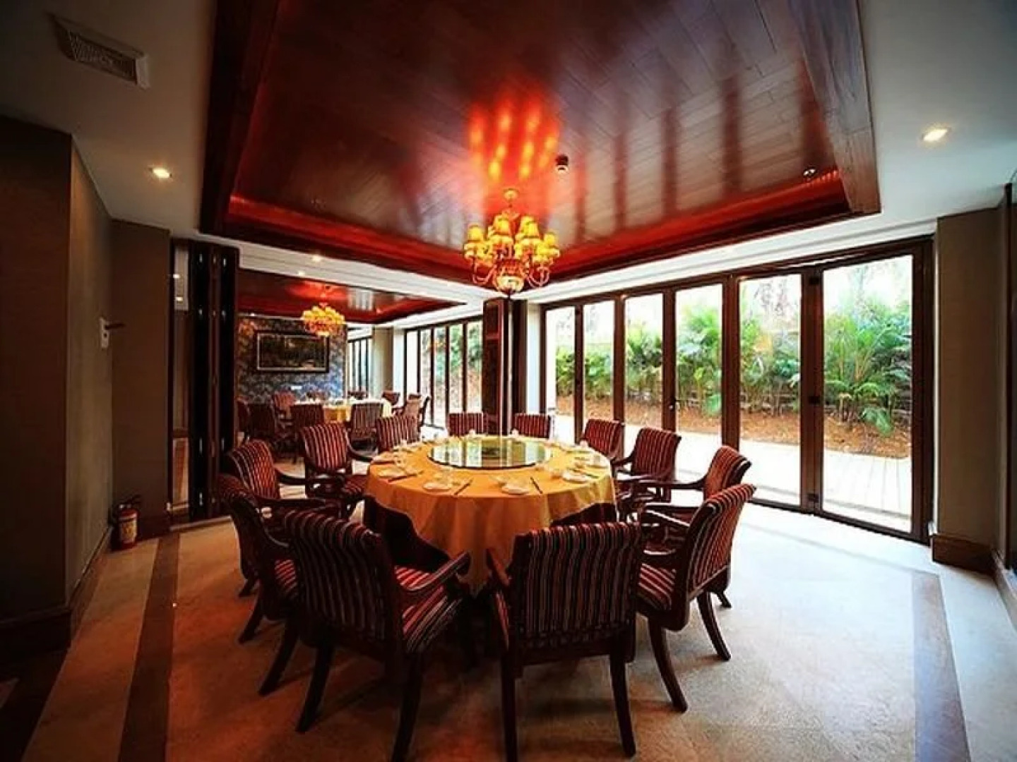 Xinglong Old Banyan Hotel