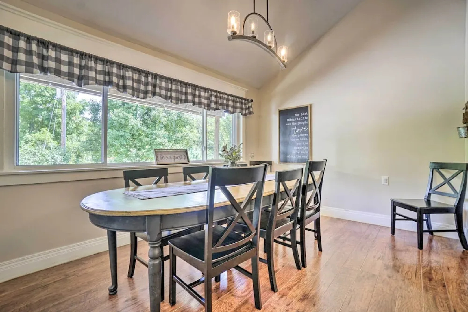 Quiet Rockbridge Cottage ~ 4 Mi to Hocking Hills!