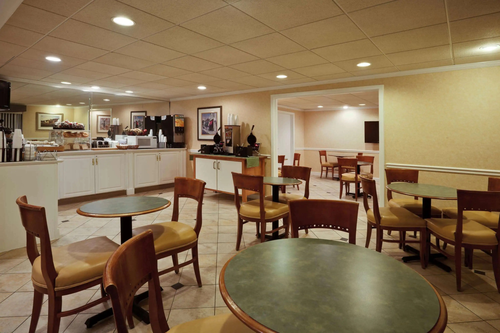 La Quinta Inn & Suites by Wyndham Tampa Fairgrounds - Casino