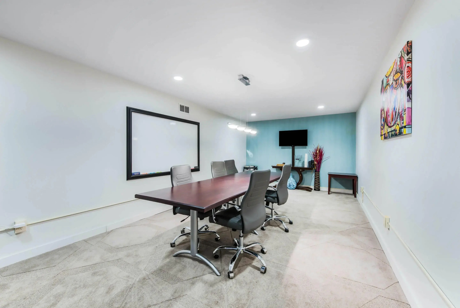 The Blu Hotel Blue Ash Cincinnati, an Ascend Collection Hotel