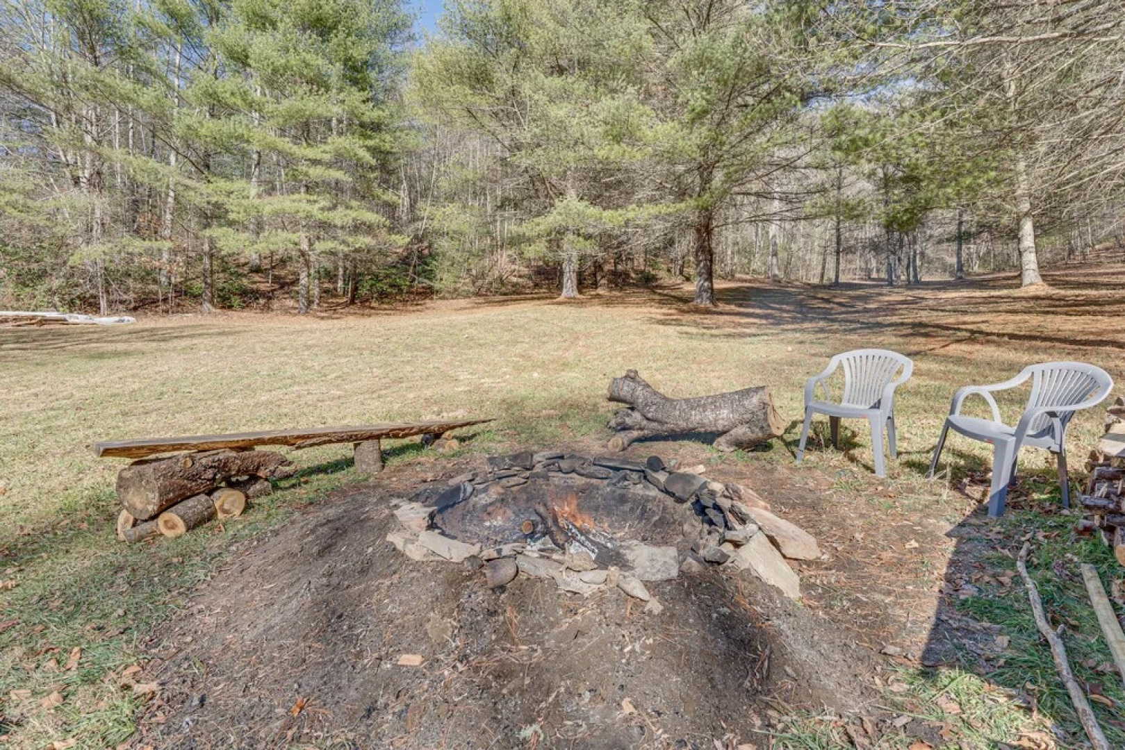 Lovely Smoky Mountain Cottage w/ Deck + Views!