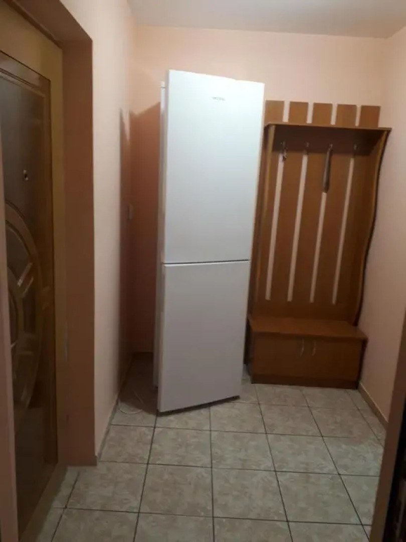 apartament 2 camere semidecomandat "LA GICU"