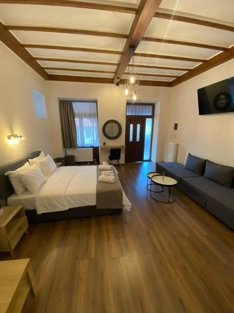 11 Luxury apartments.