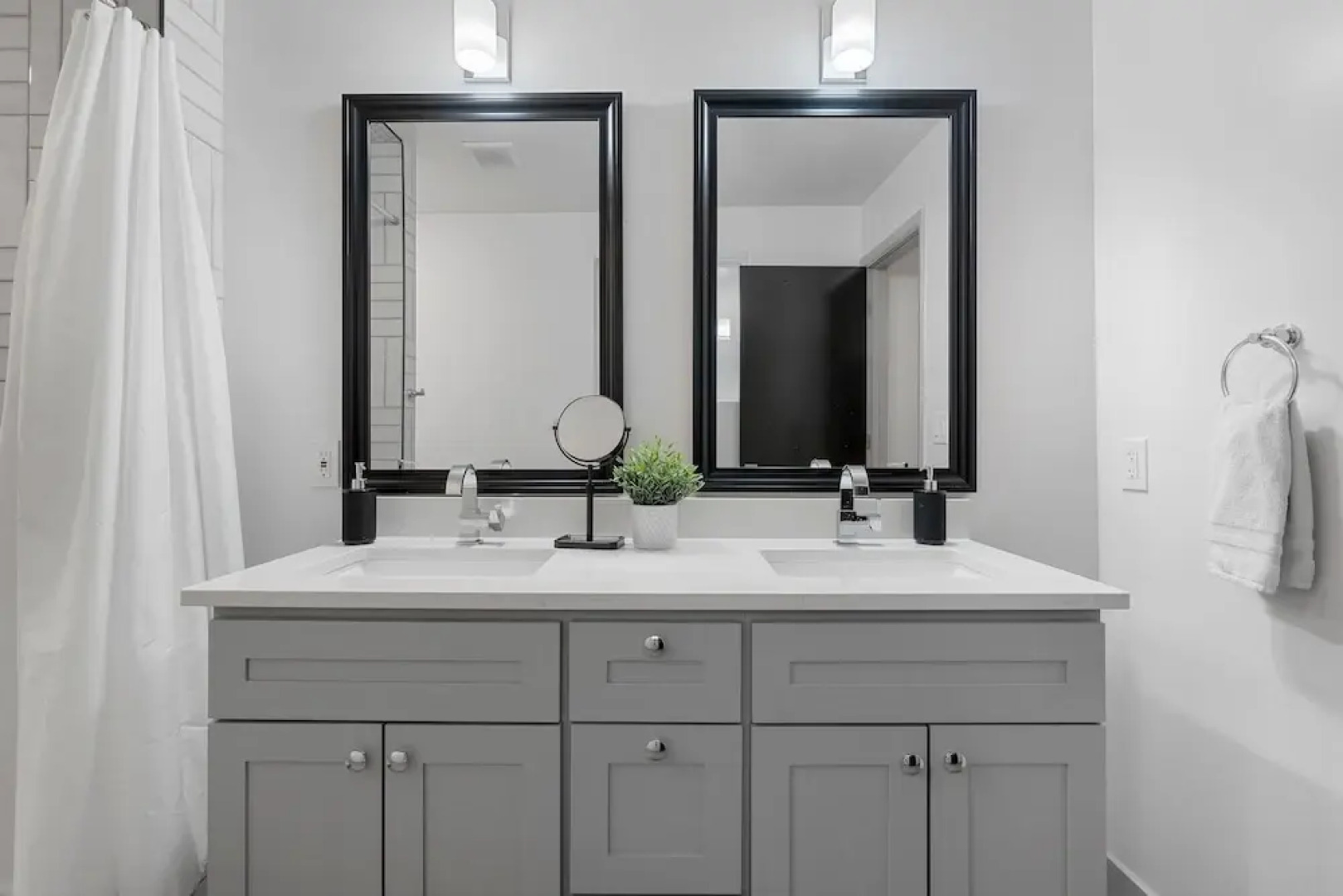 Ski Lover's Paradise: 7br Villa Near Top Resorts 7 Bedroom Home by RedAwning