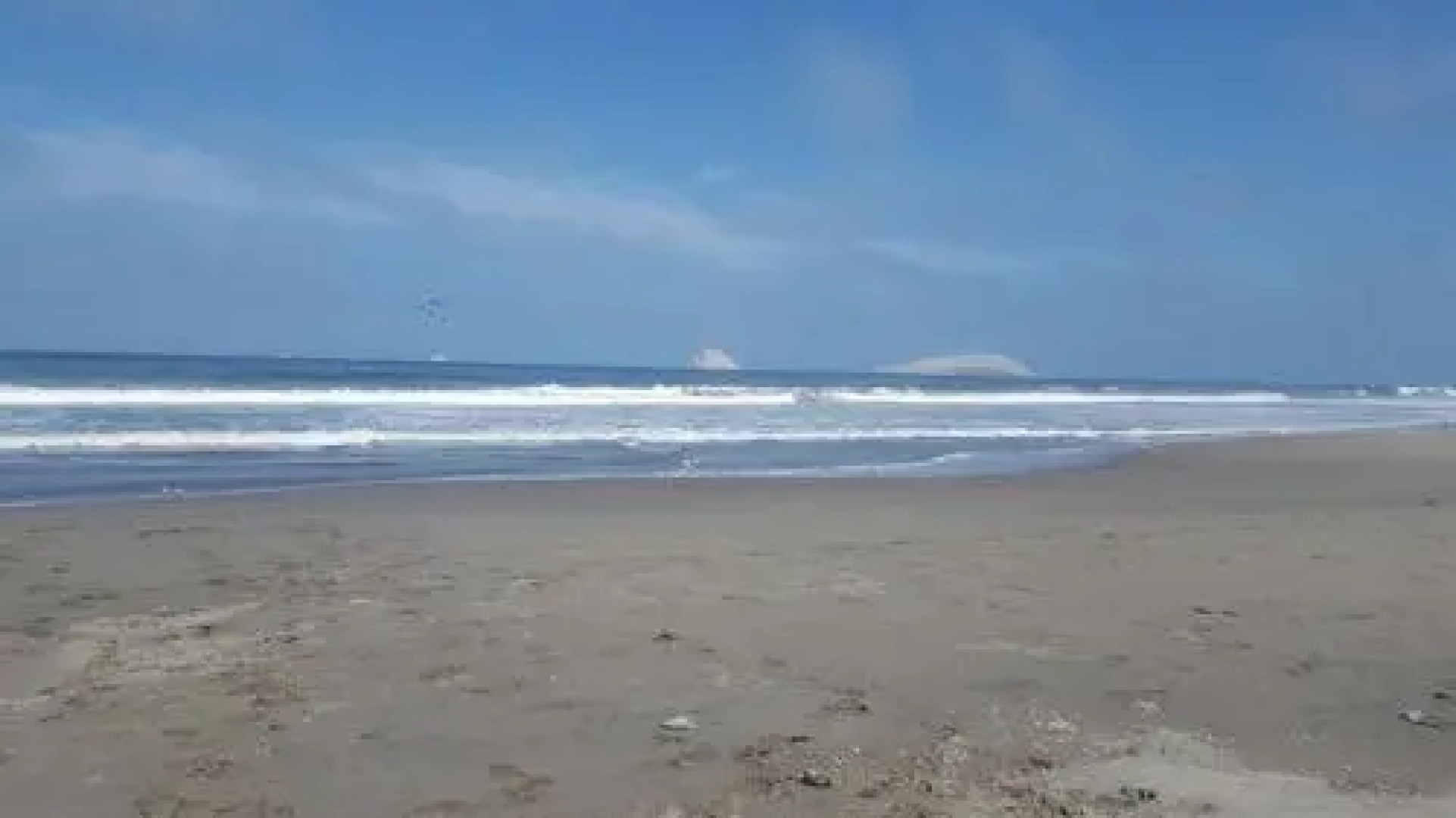 Merlin Beach Bar & Cafe