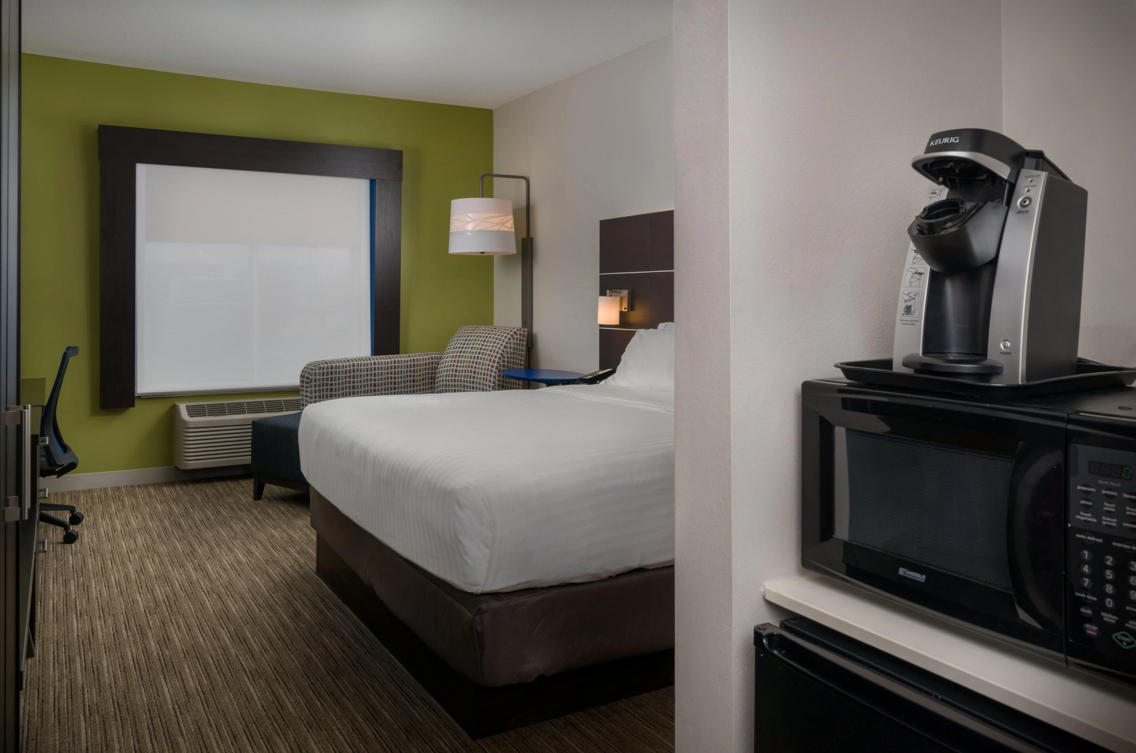 Holiday Inn Express & Suites Lawrence by IHG