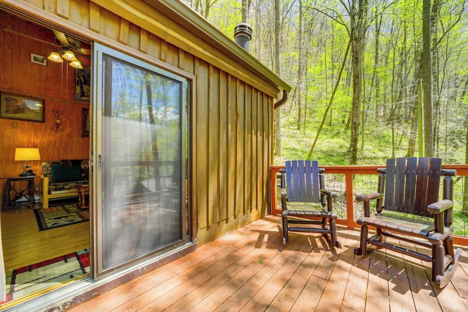 Creekside Cabin w/ Deck & Grill in Whittier!