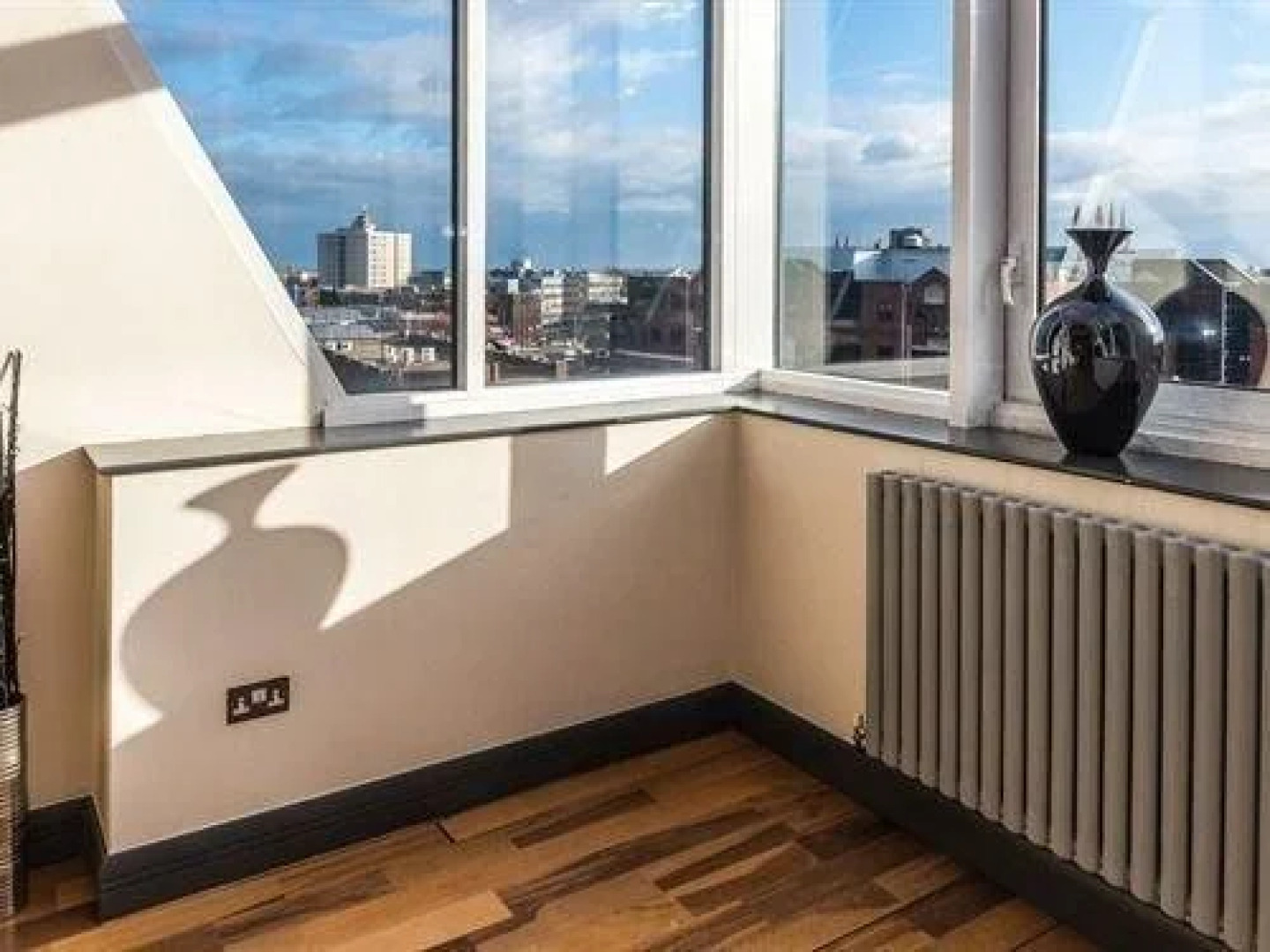 Shelton House Apartment