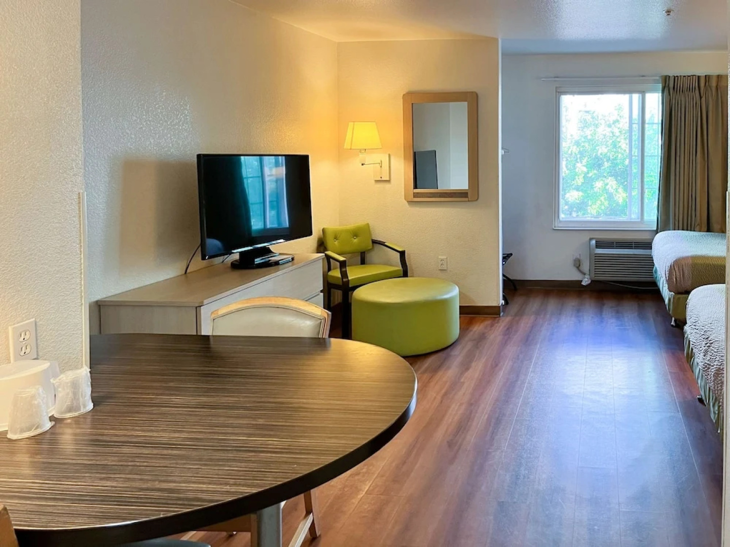 Studio 6 Belmont, CA – San Francisco - Redwood