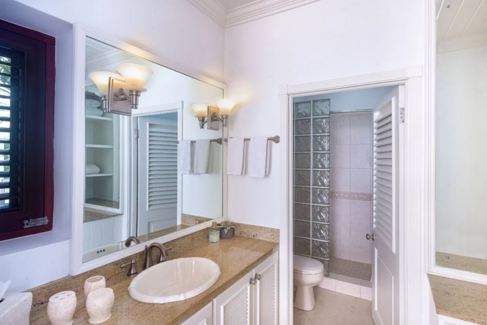 Exceptional Beachfront Living - Milord Sunsets 3 Bedroom Home by Blue Sky Luxury