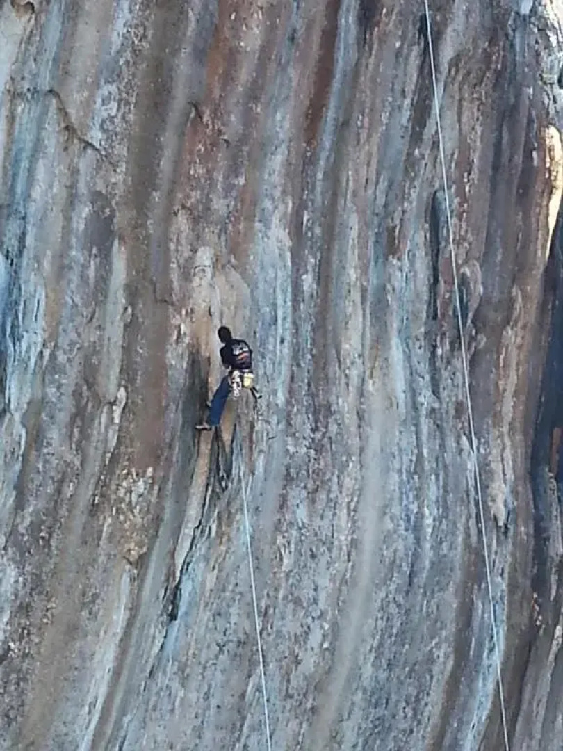 Drommire In Plassa E Clesia