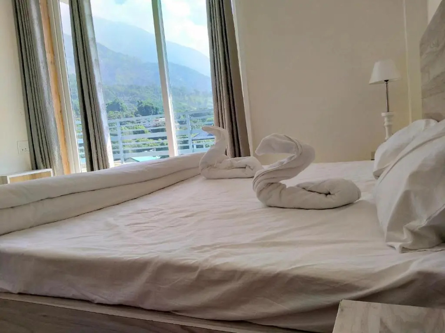 Luxury Low Cost Rooms Dharamsala Lift Wifi 5G