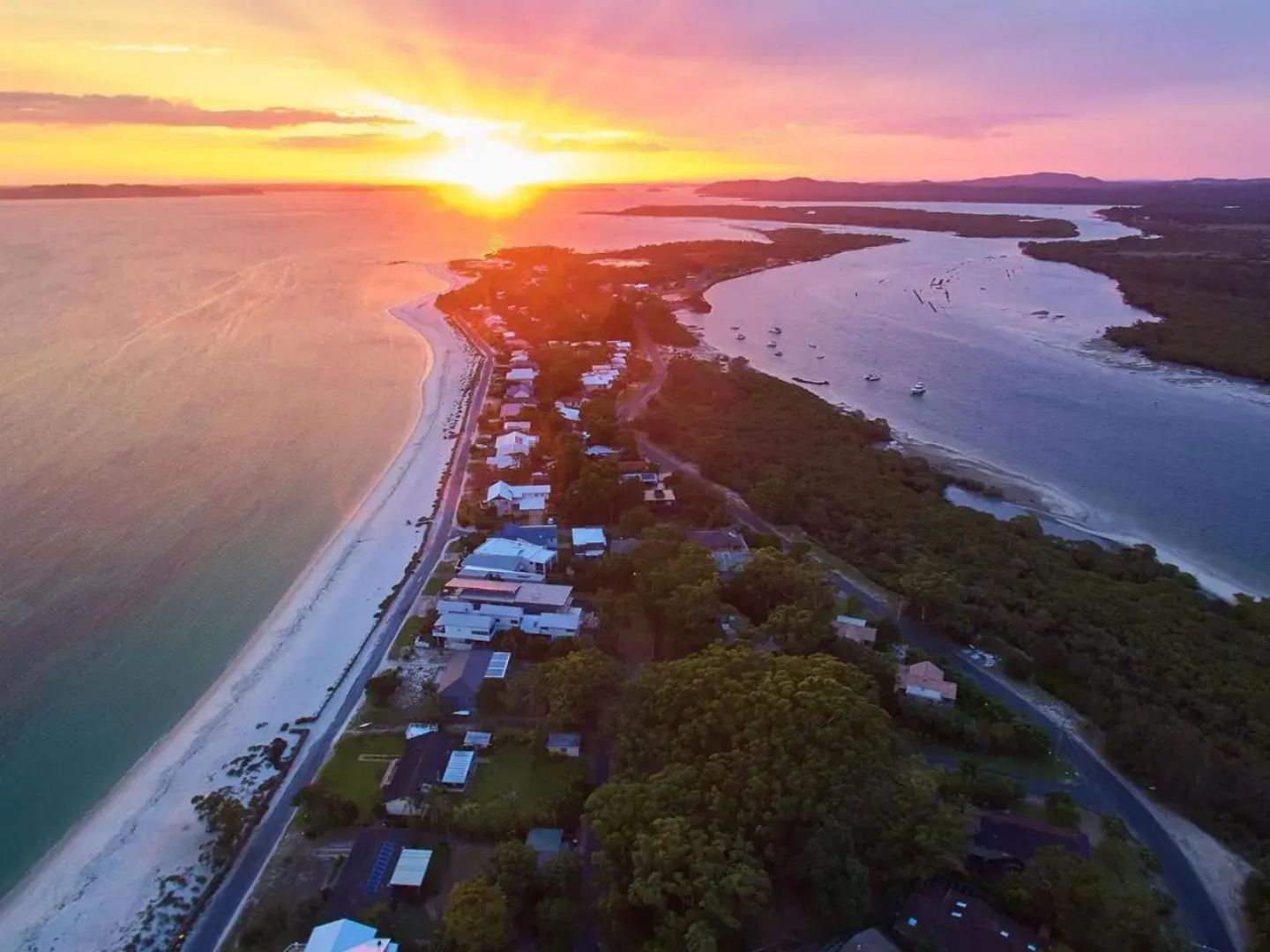 Magnificent Views - Mariners Mark
