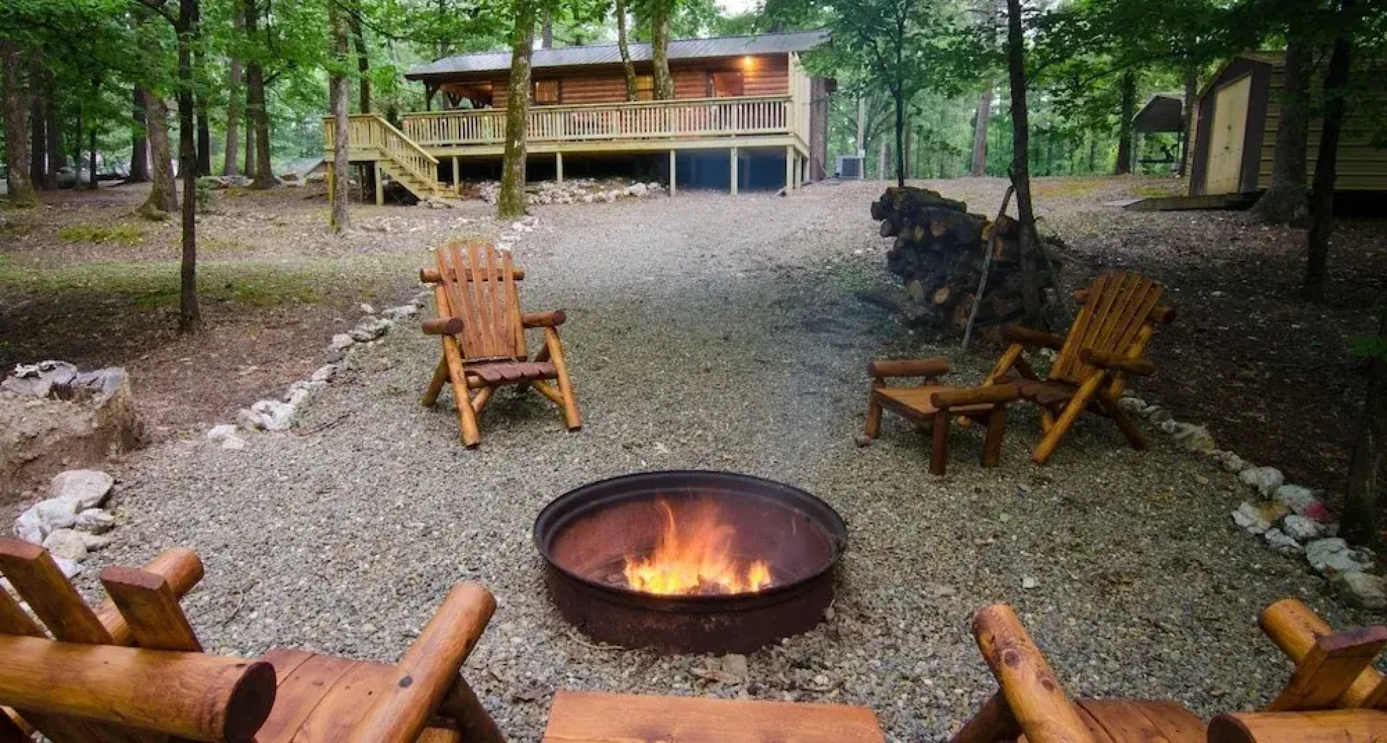 Arabella Cozy Nest With Hot Tub and Fire Pit in the Backyard by Redawning