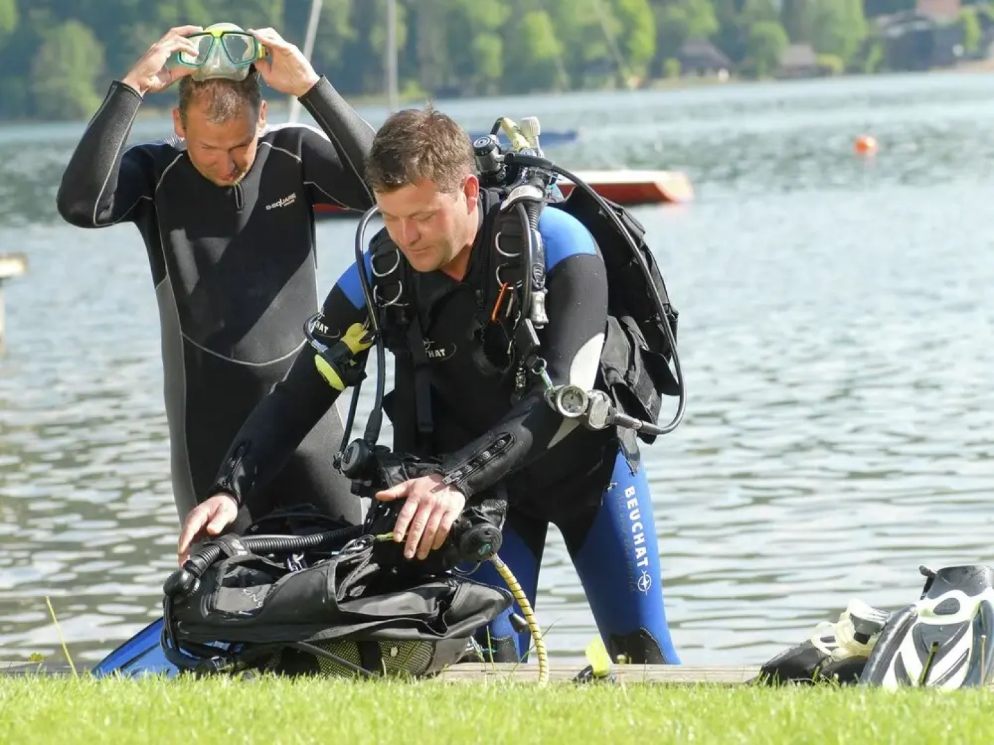 Apartment in a Wooded Area With Pool