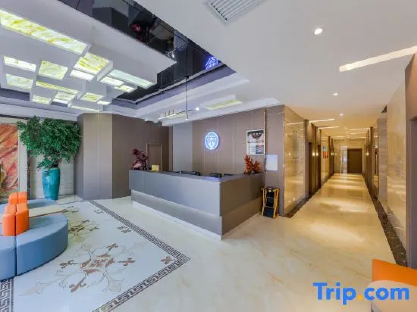 Vientiane Taoyuan Holiday Hotel (Colorful Danxia Scenic Area Branch)