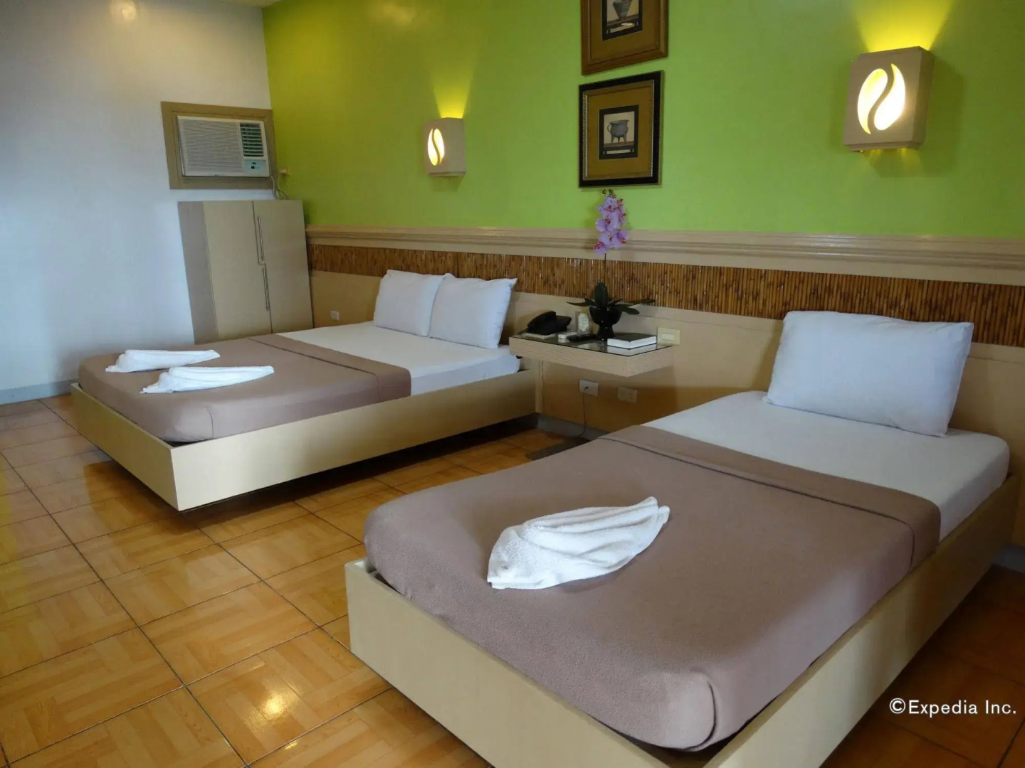 Sun Avenue Tourist Inn & Cafe