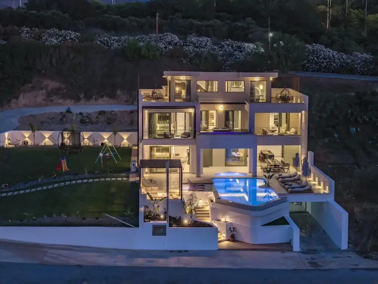 Luxurious Villa Selestine - With Private Pool