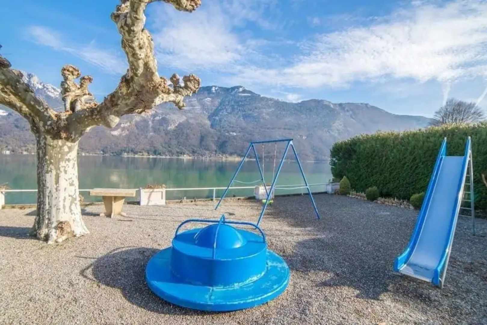 Ponton Private Apartment Near Lake