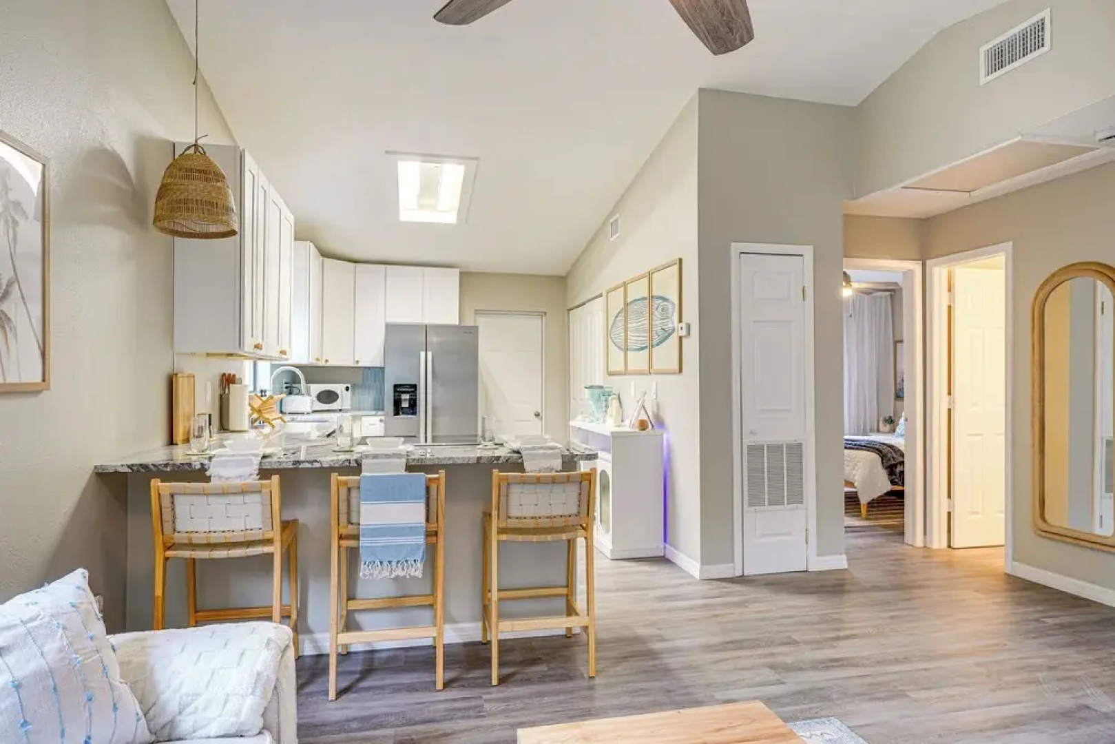 Dtwn Palm Harbor Condo: Walk to Water!