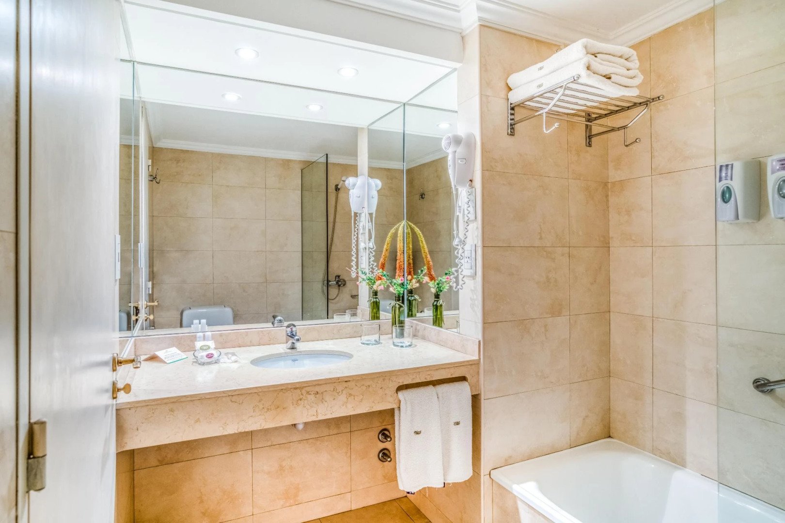 Ayres De Salta Hotel