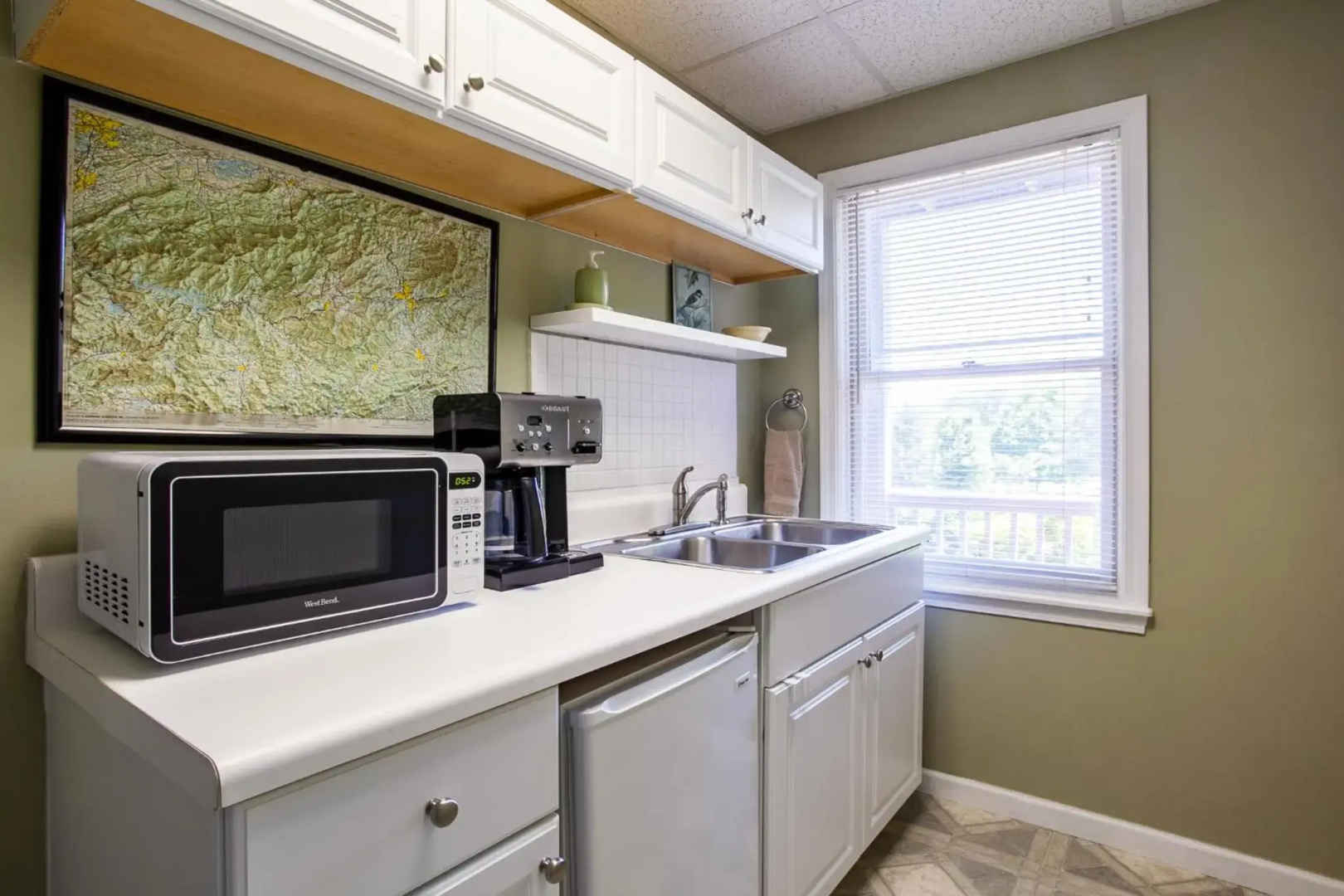 Ole Smoky BnB - Game Room, Hot Tub, Mtn Views!