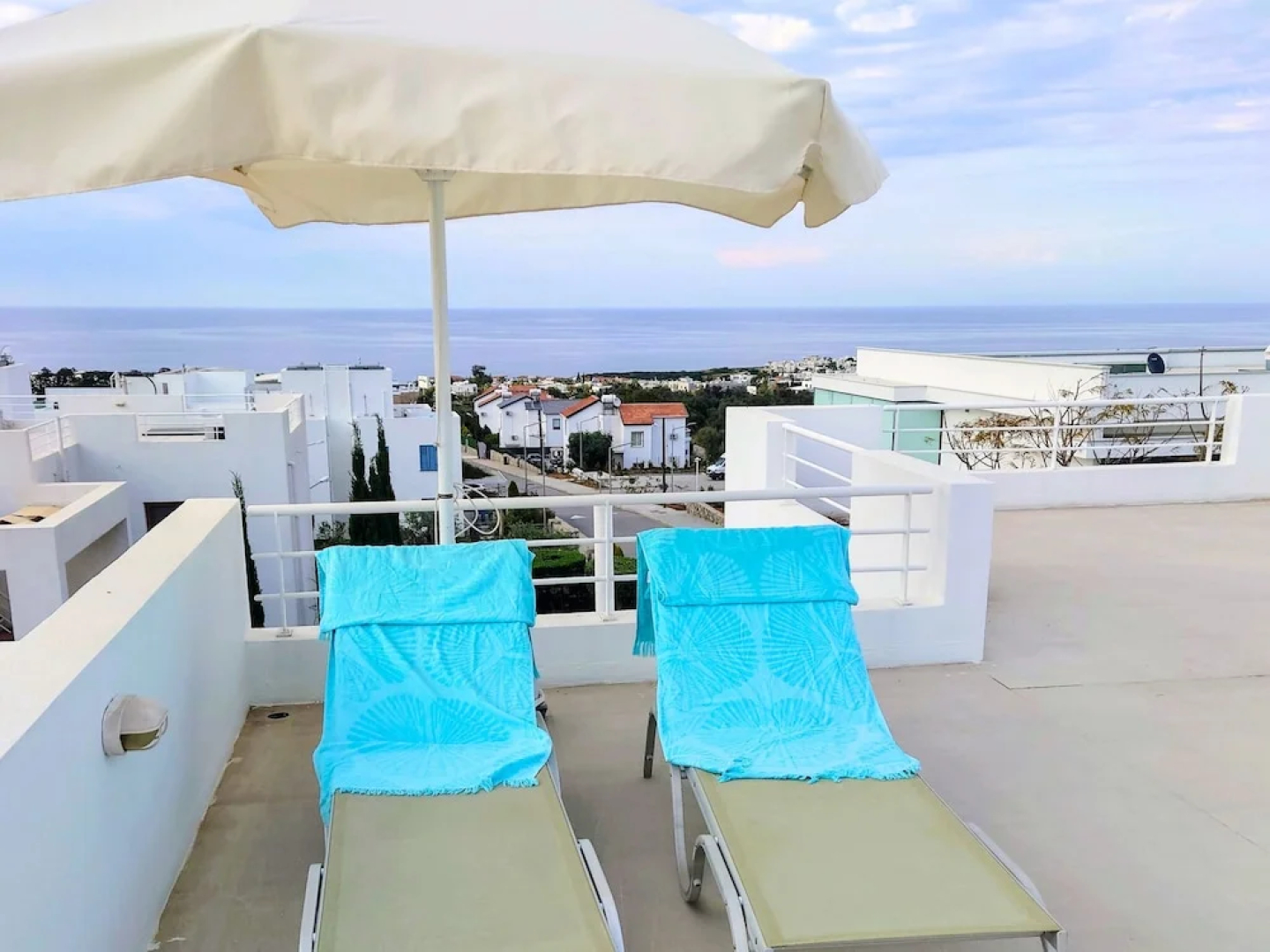 Penthouse Apartment With Stunning Sea and Mountain Views