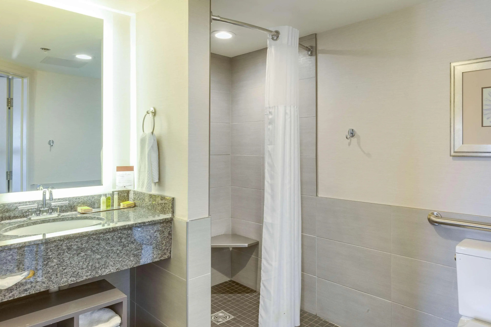 Doubletree by Hilton Hotel Racine Harbourwalk