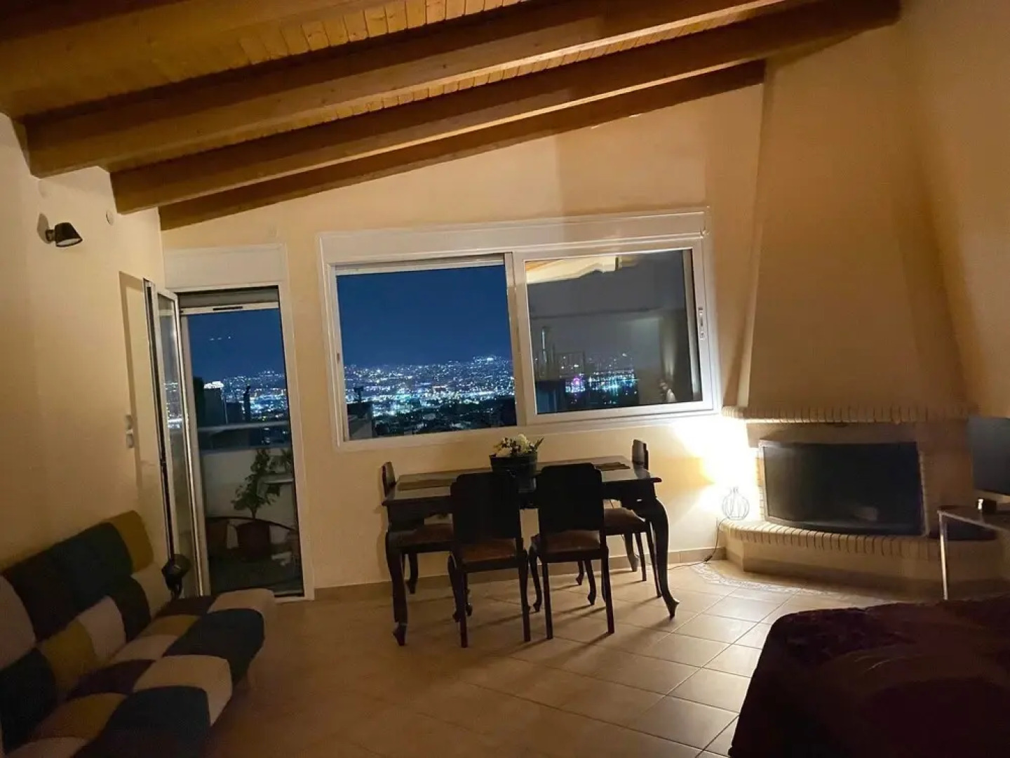 Cosy Studio Overlooking the Akropoli in Athens