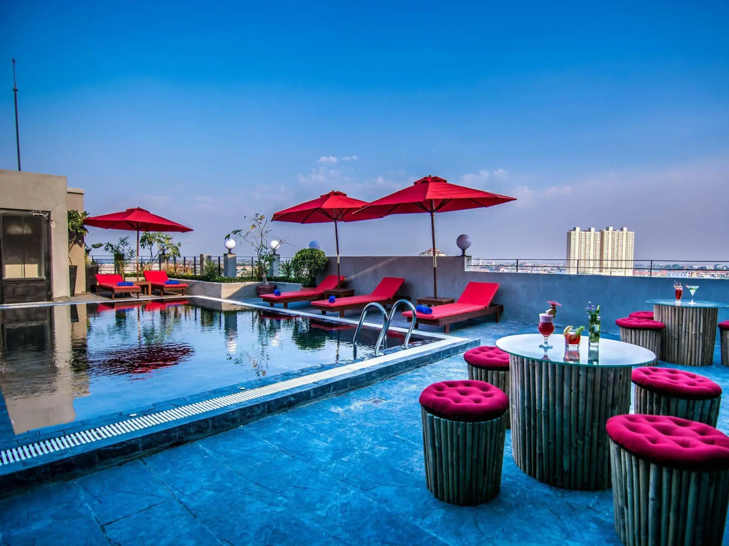 Diamond Palace Resort & Sky Bar