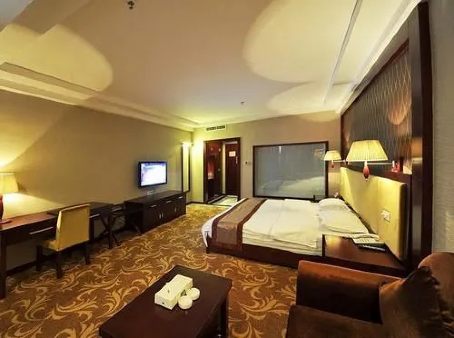 Qinzhou Lingshan Zhengjiu Hotel