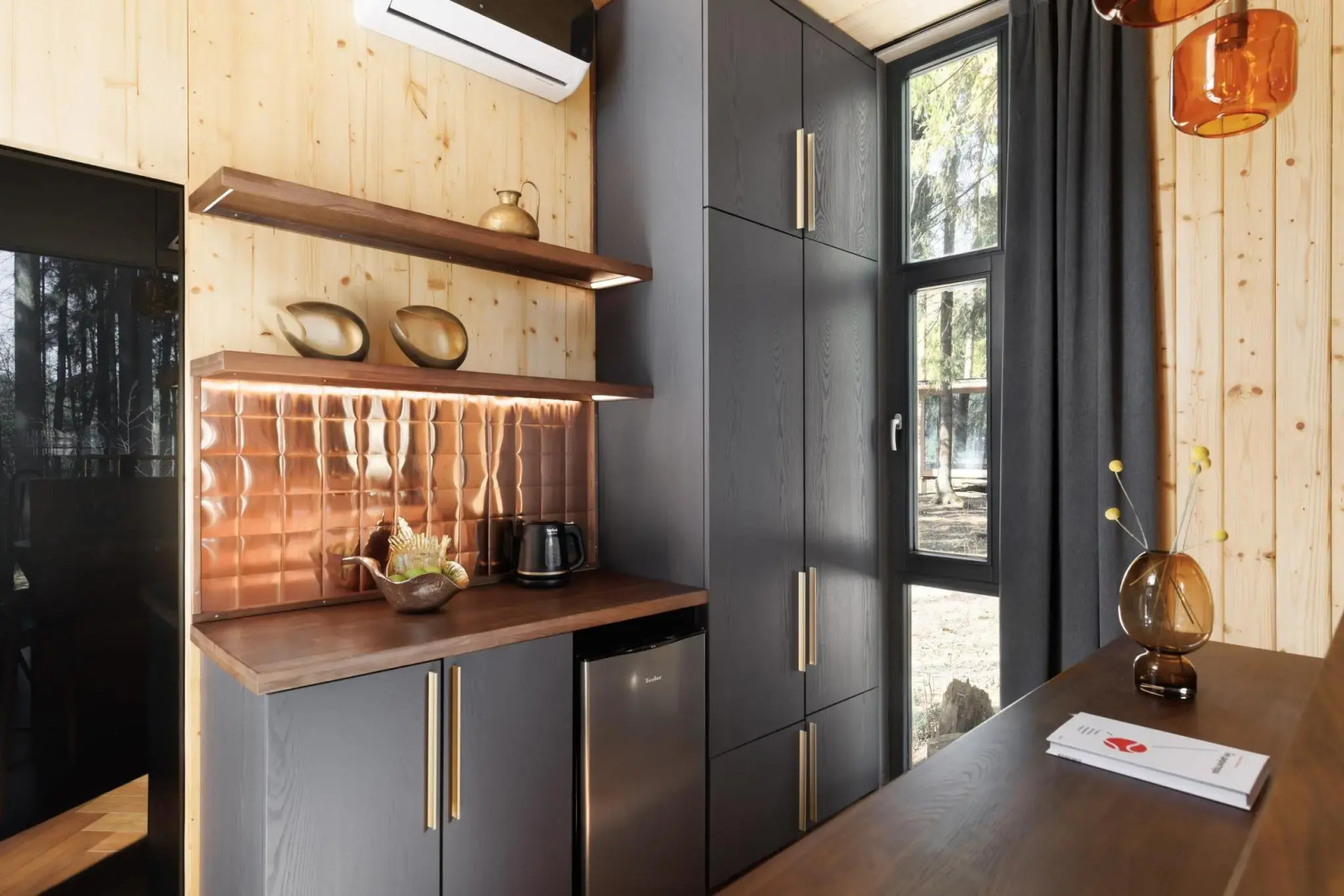 Озеро белых лилий