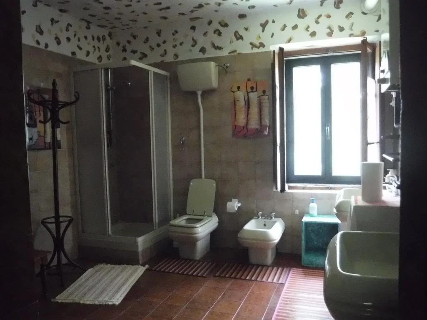 B&B23