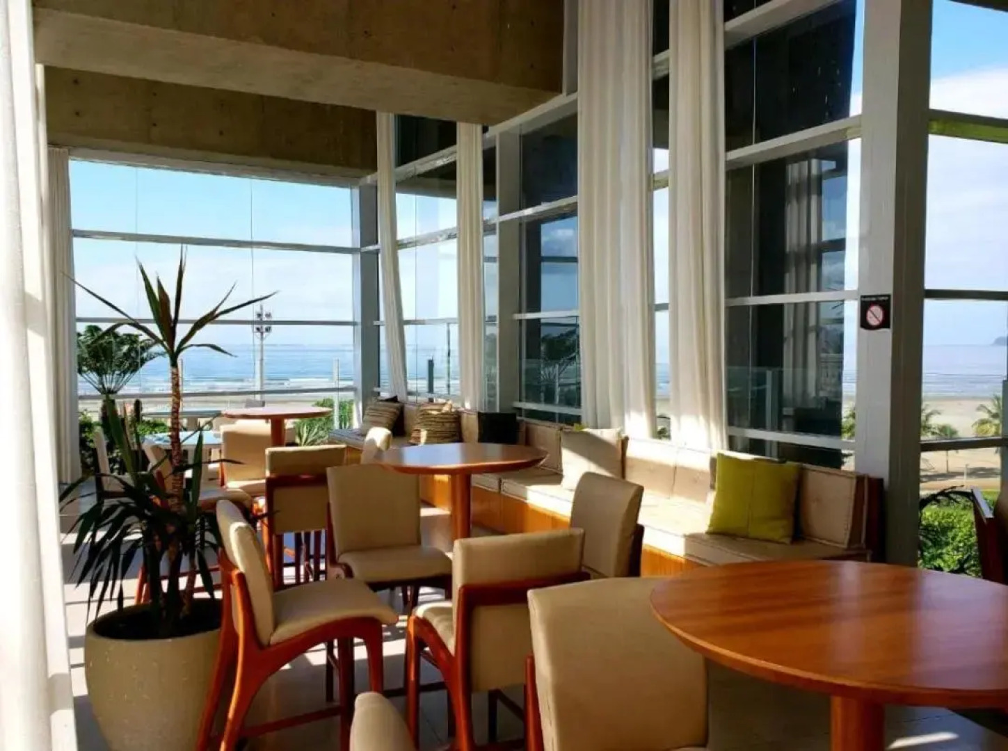 Santos Unlimited 2 Dormitórios, 32o andar com vista Mar!