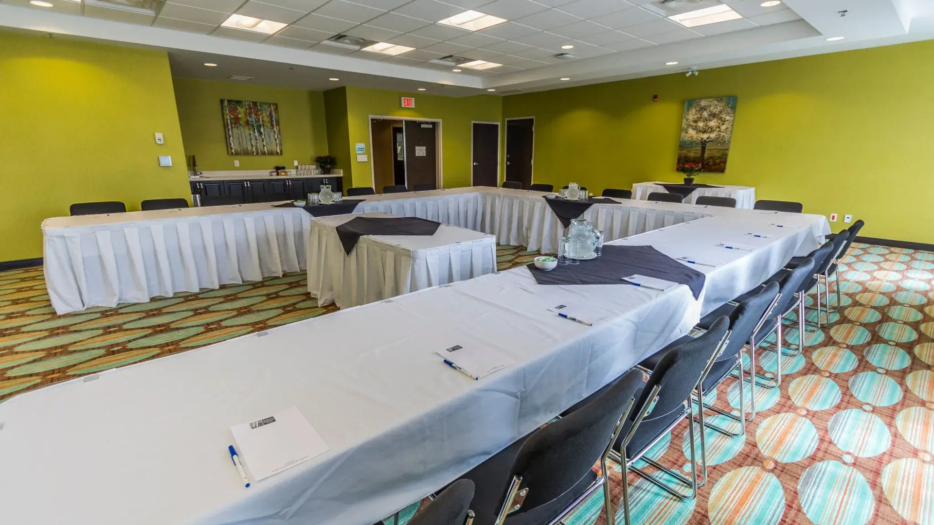 Holiday Inn Express & Suites Thunder Bay by IHG