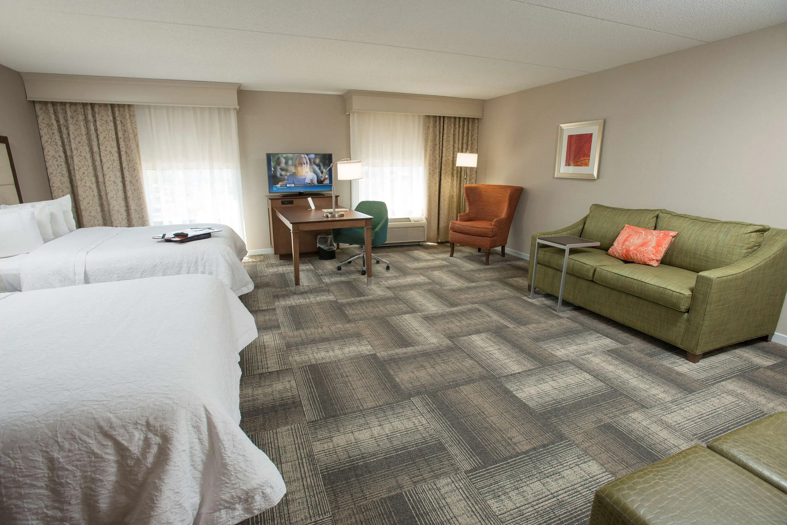Hampton Inn & Suites Cincinnati-Union Center