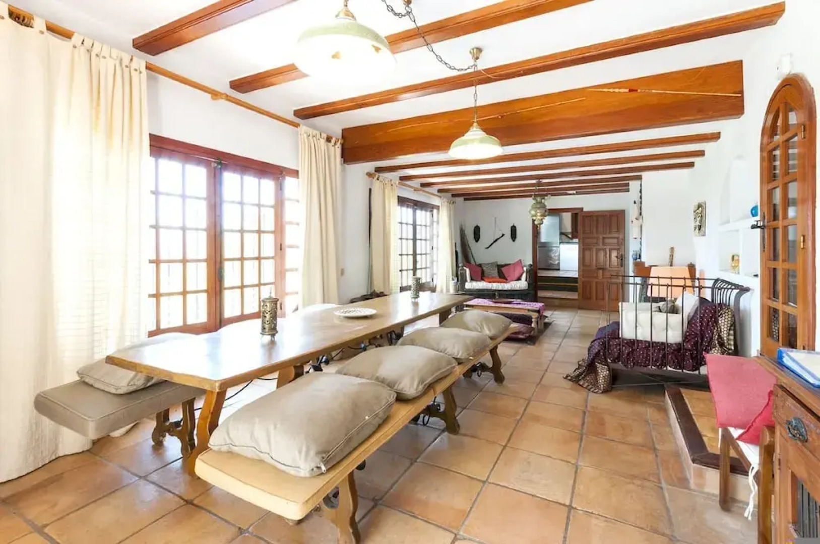 Casabra in Ador With 5 Bedrooms and 3 Bathrooms