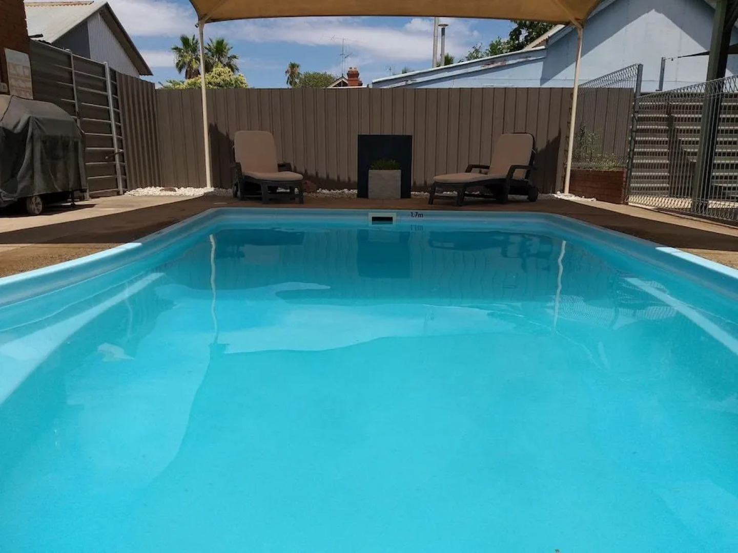 Country Mile Motor Inn