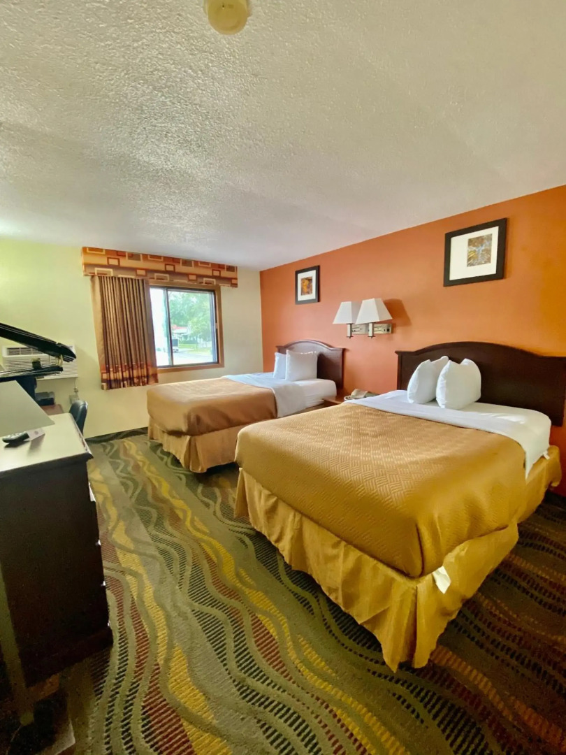 Travelodge by Wyndham La Porte/Michigan City Area