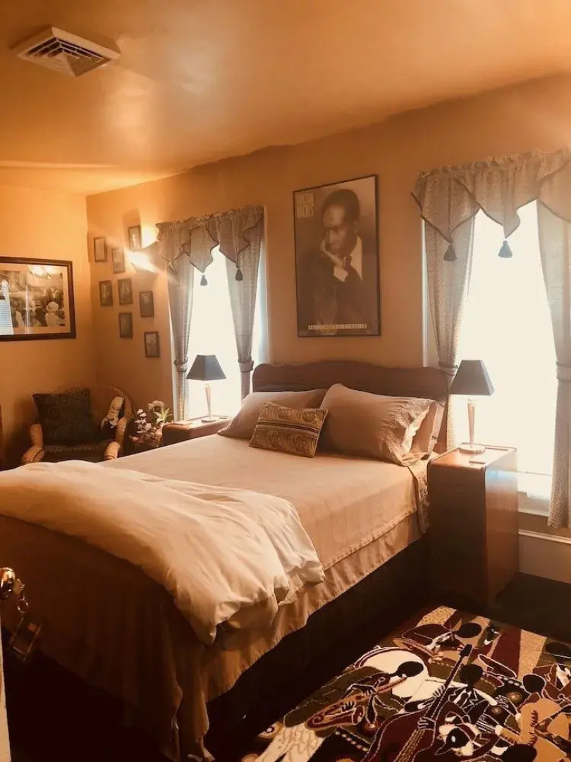 Princess Anne Book Lovers Inn