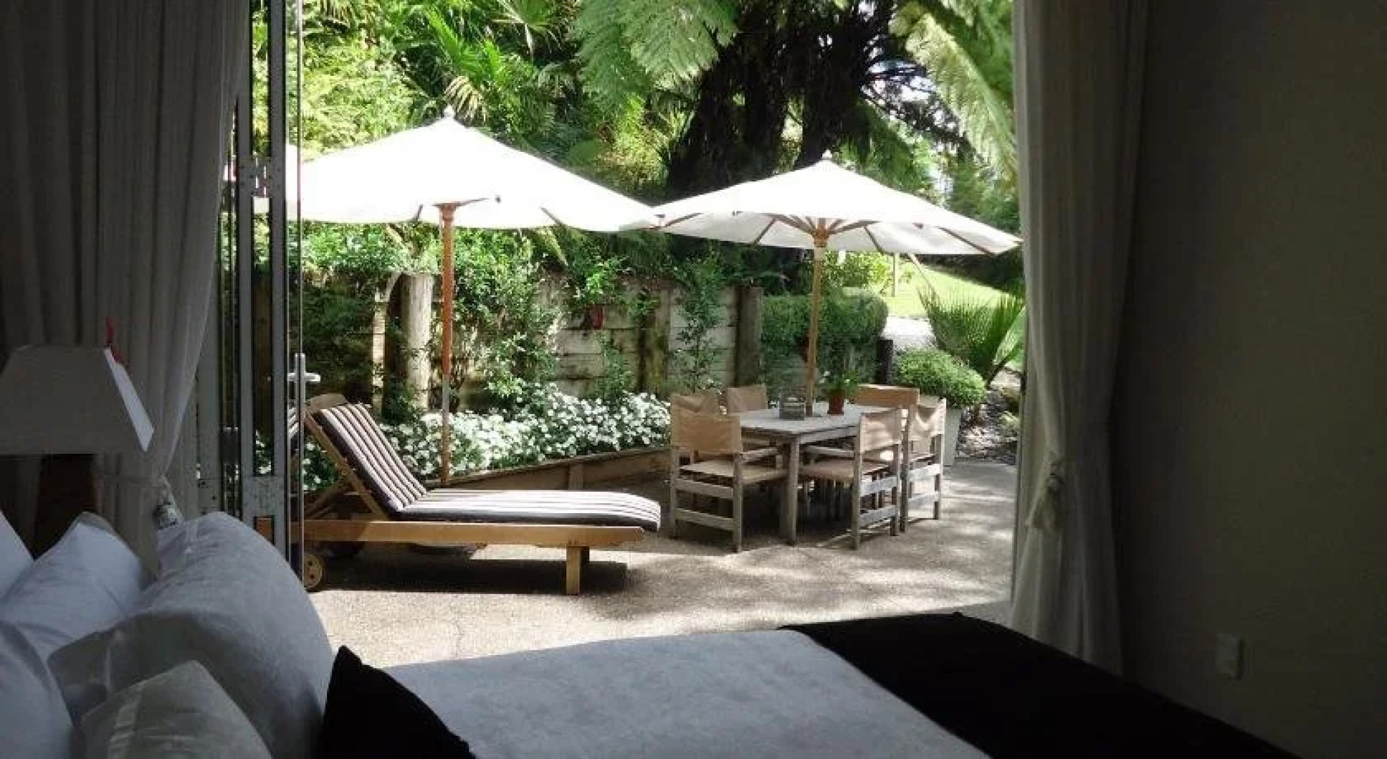 Plantation House Bed & Breakfast