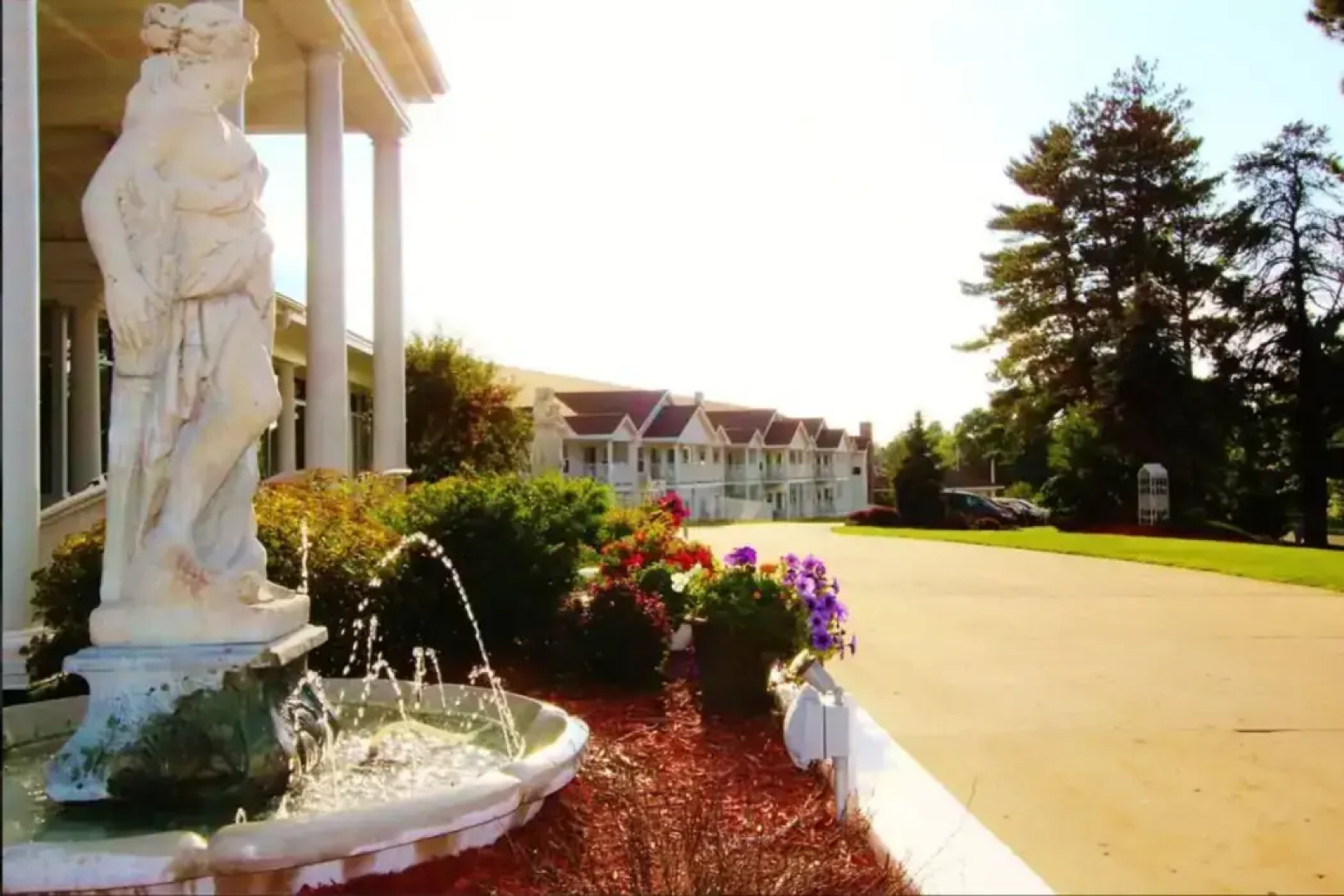 Four Seasons Island Resort