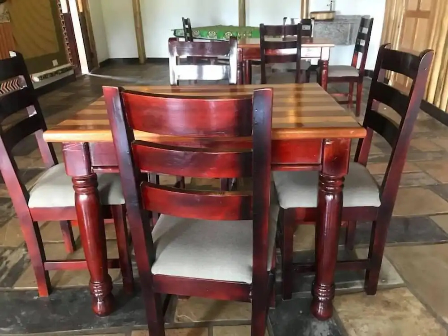 Ingagi Park View Lodge