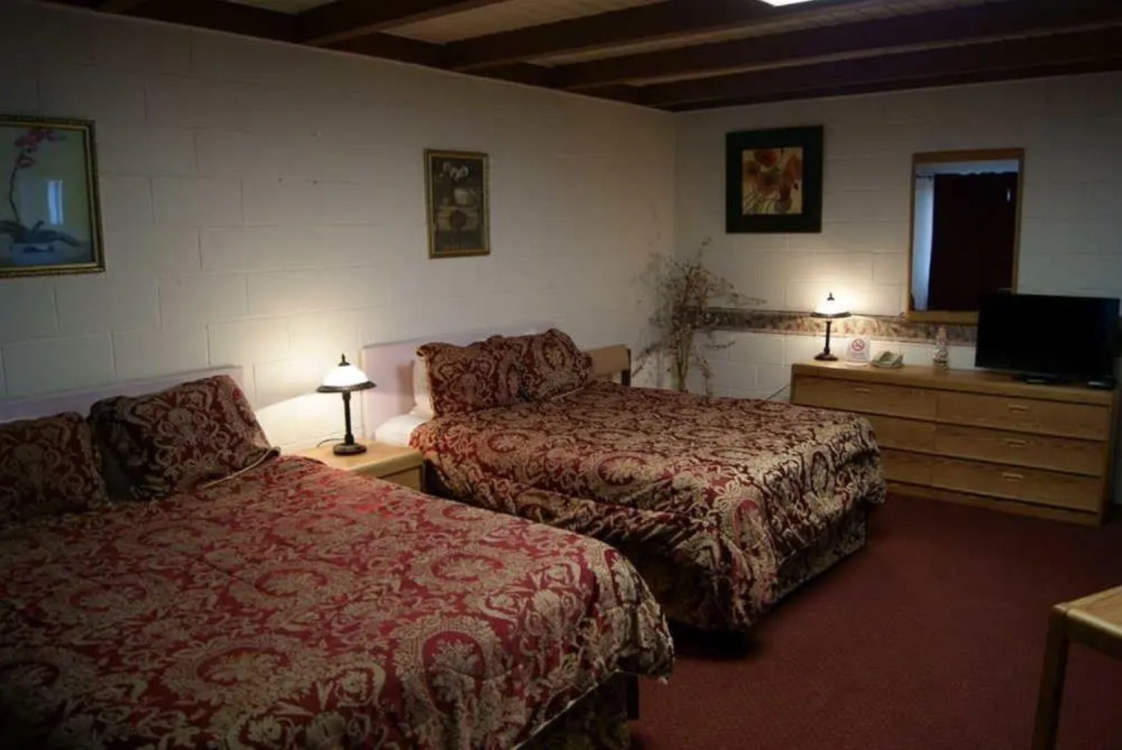 Kootenay Country Inn