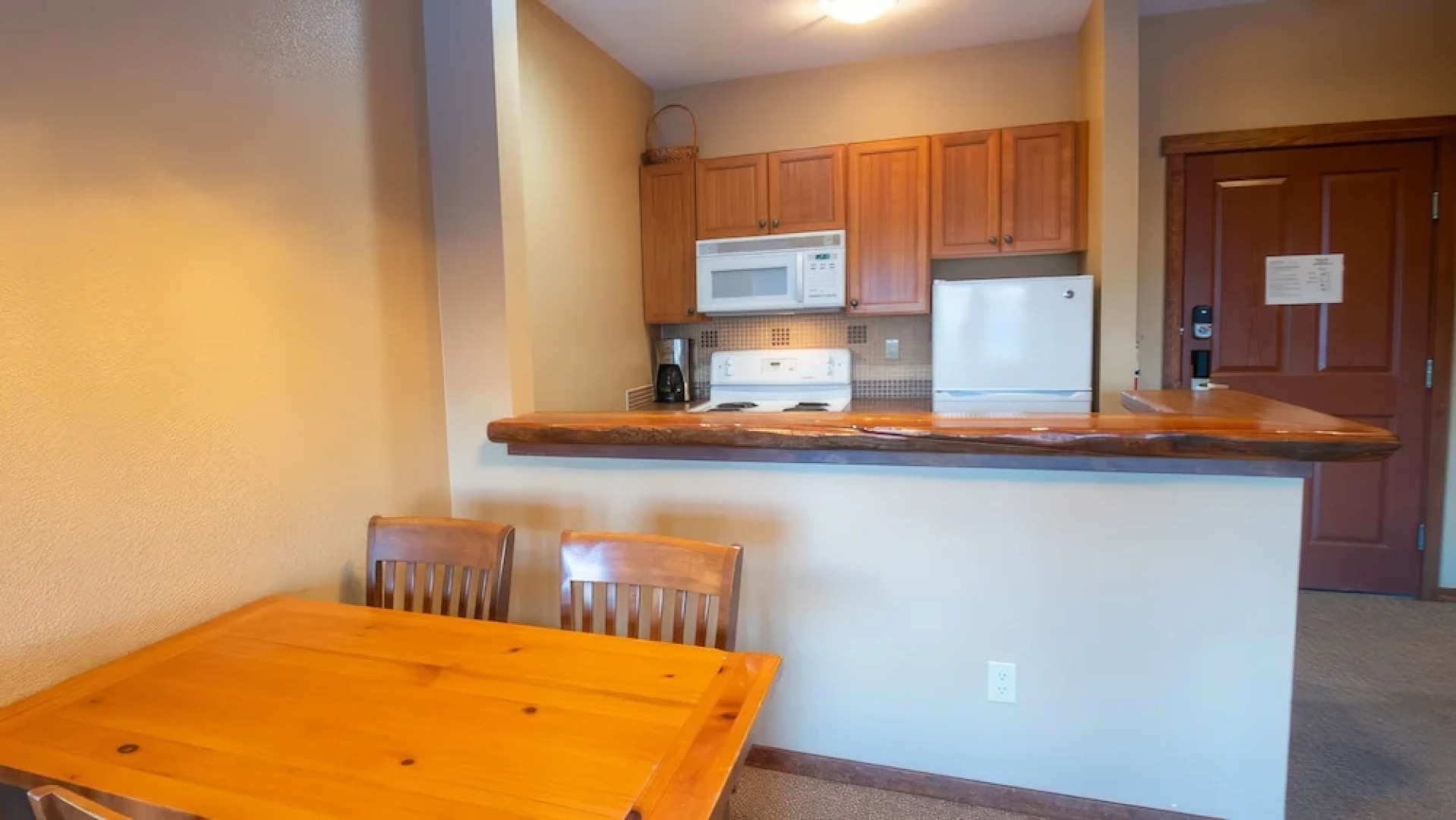 Snow Creek Lodge by Fernie Lodging Co