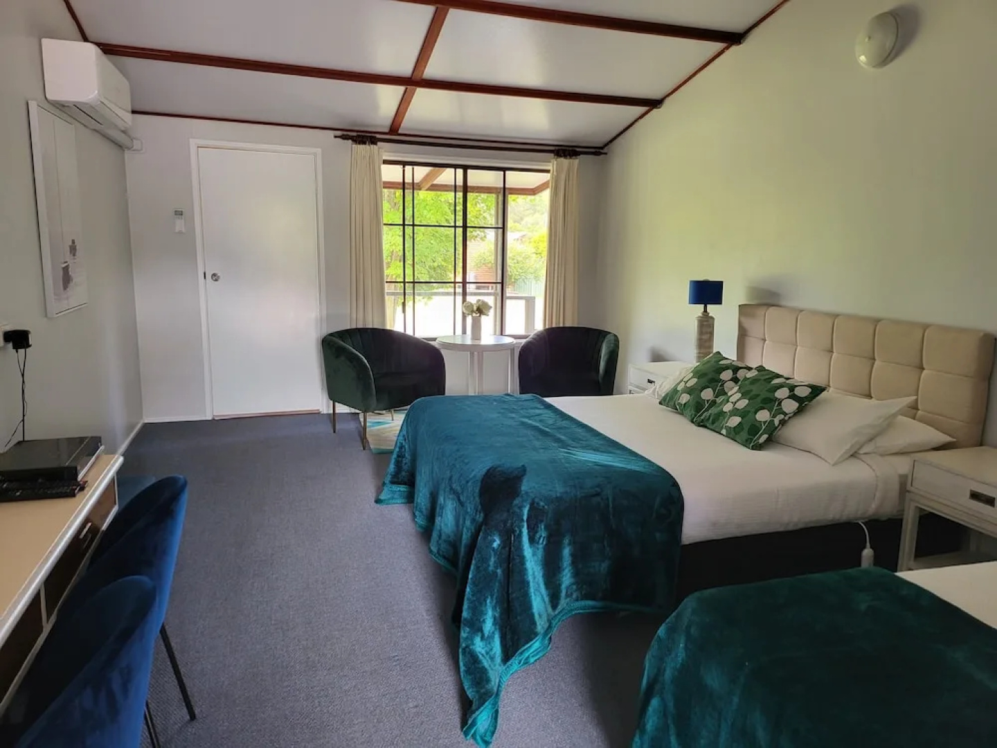 Dartmouth Motor Inn