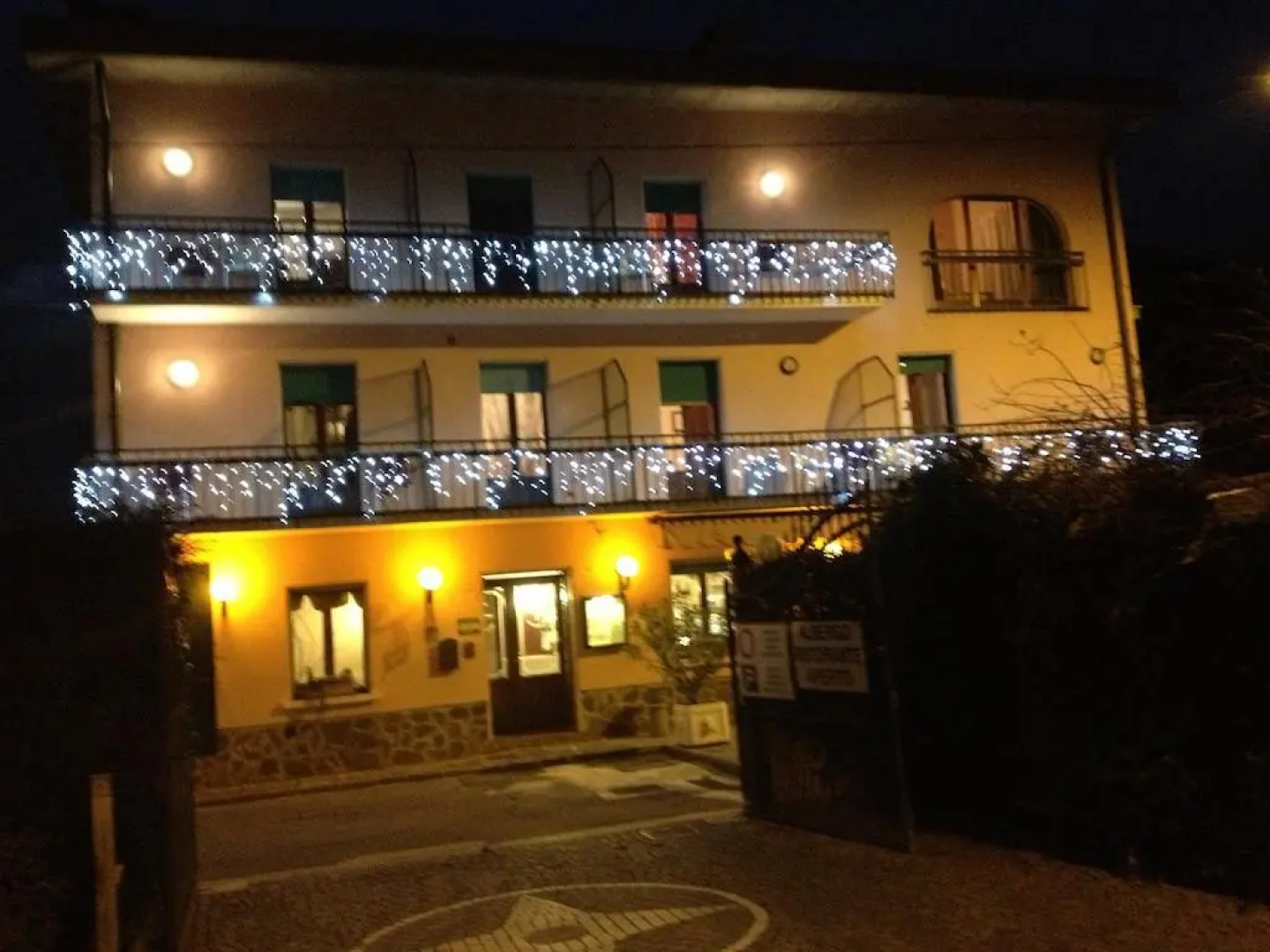 Albergo Ristorante Punta DellEst