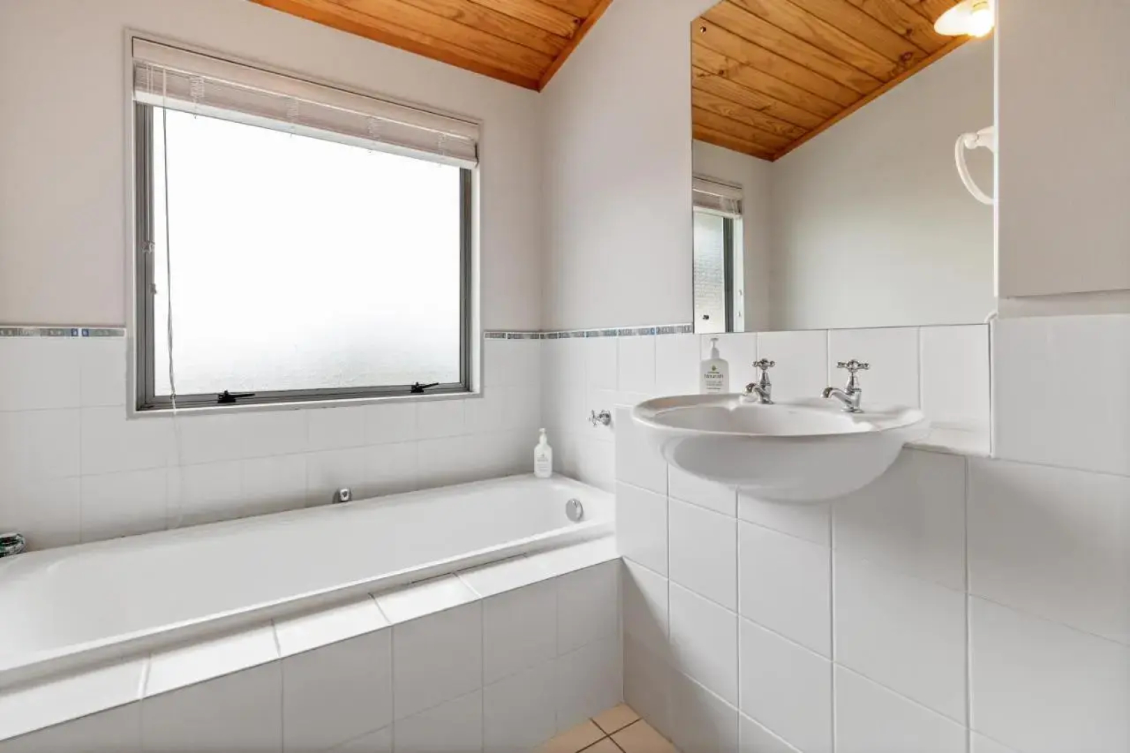 Country Retreat - Athenree Holiday Home