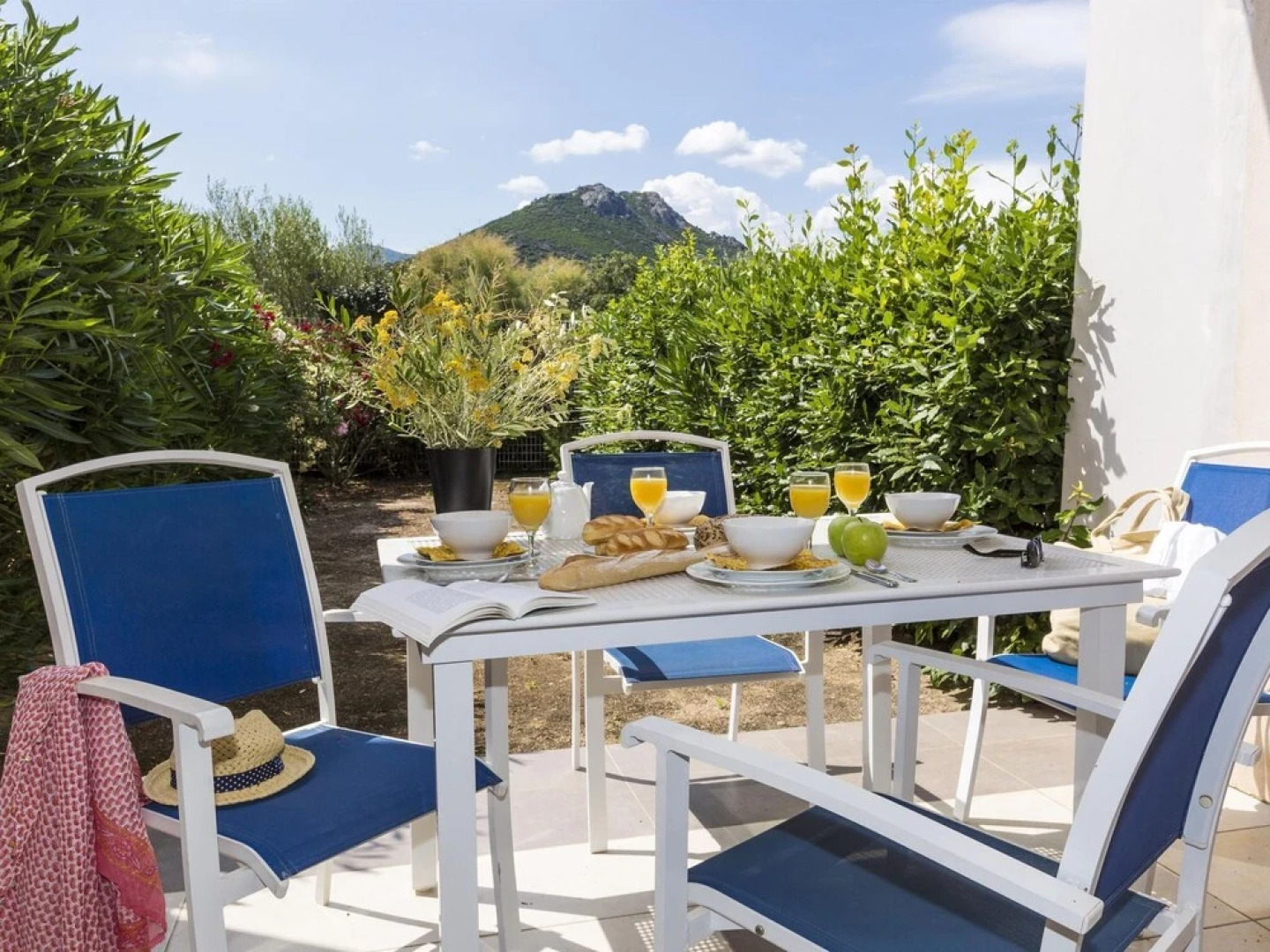 Sea-View summer-decorated holiday home in Northern Corsica