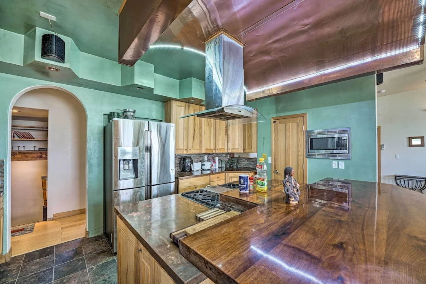 Lakefront Country Home w/ Waterslide & Trampoline!